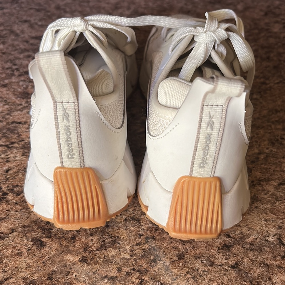 Reebok Galaxy dynamite 1 athletic shoes🤍 - Picture 2 of 5